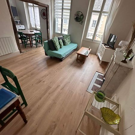Le Compostelle Appartement Issoudun Buitenkant foto
