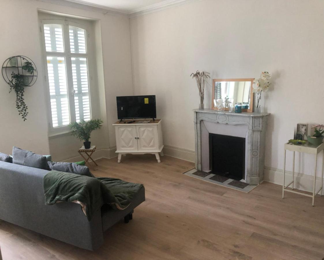 Le Compostelle Appartement Issoudun Buitenkant foto
