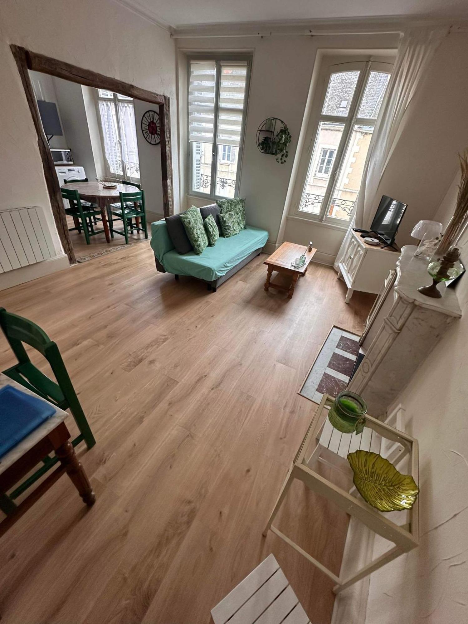 Le Compostelle Appartement Issoudun Buitenkant foto